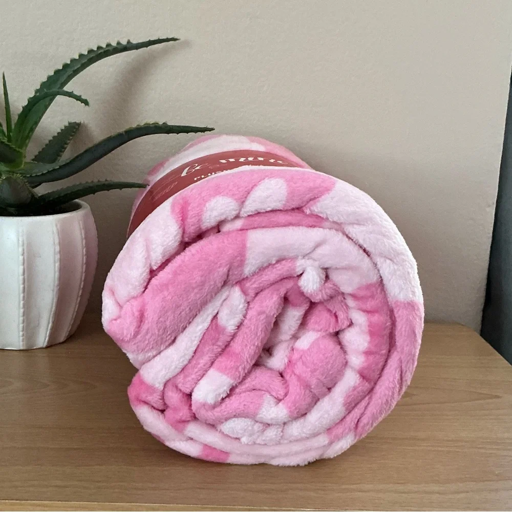 Be Mine Valentine’s Day Heart Plush Blanket / Throw